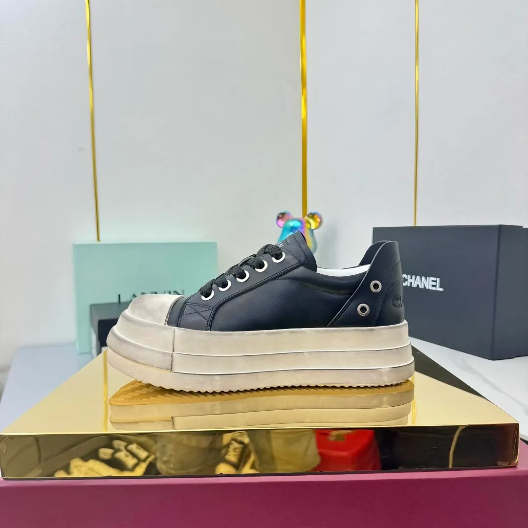 👟👟Ex-factory price 640👟👟 Chanel bread shoes, old style dirty shoes ~ original calfskin panda shoes Chanel 25C latest hot style panda black and white sports shoes casual sneakers Xiaoxiang hot style single product classic black and white panda color coco girls must pay Fabric: original custom mixed sheepskin lining: original imported breathable mesh lining outsole: Original molded rubber + TPU combination Size: Women's 35-41